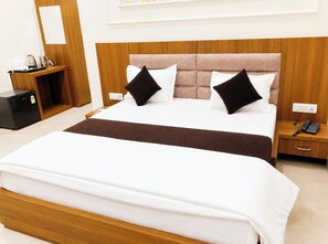 Ropa de cama hipoalergénica, escritorio, sistema de insonorización