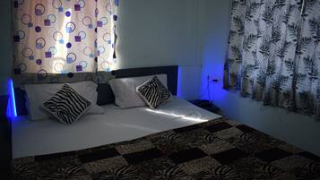 Deluxe Room, Balcony | Desk, free WiFi
