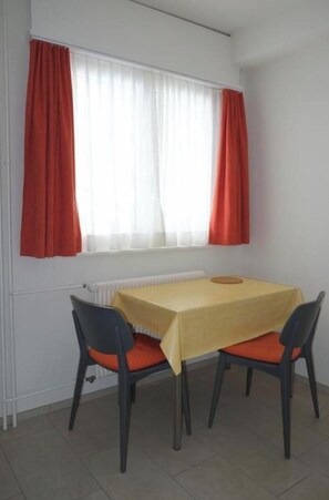 Dining - U Köhler 1-Zimmerwohnung by Interhome (Davos)