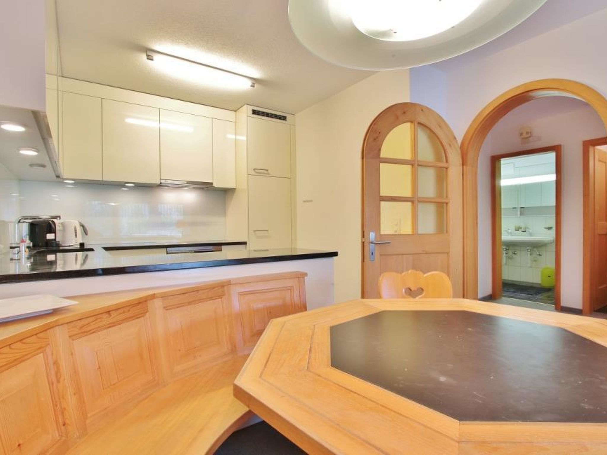Fridge, oven, dishwasher, cookware/dishes/utensils