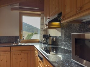 Fridge, microwave, oven, dishwasher - Bergparadies im Laub B5 3½-Zimmerwohnung by Interhome (Klosters)