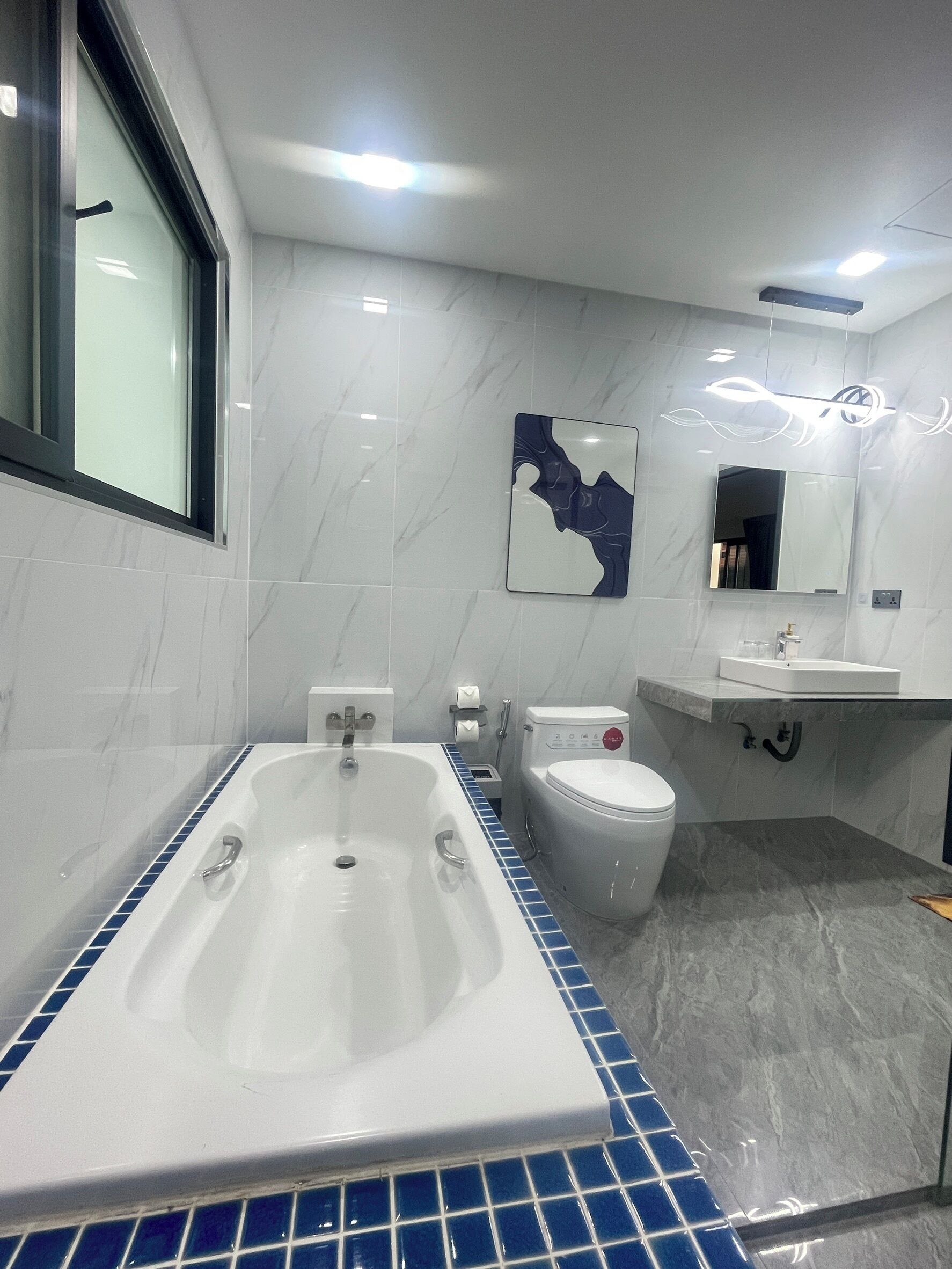 Căn hộ Tiêu chuẩn | Phòng tắm | Đồ dùng nhà tắm miễn phí, máy sấy tóc, khăn tắm, xà phòng 