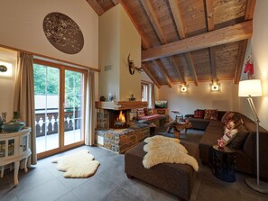 TV, DVD player - Haus Rätia App 17 4½-Zimmerwohnung by Interhome (Klosters)