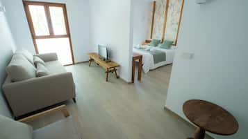 Suite superior, baño privado, en edificio anexo | Caja fuerte y wifi gratis