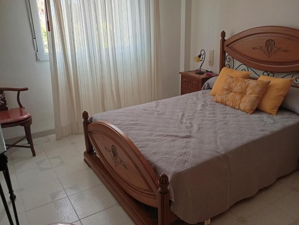 Cortinas opacas, tabla de planchar con plancha, wifi gratis