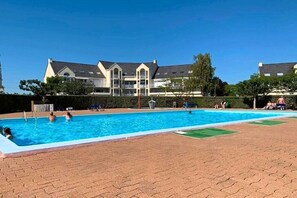 Pool - Vrbo Property (Guérande)