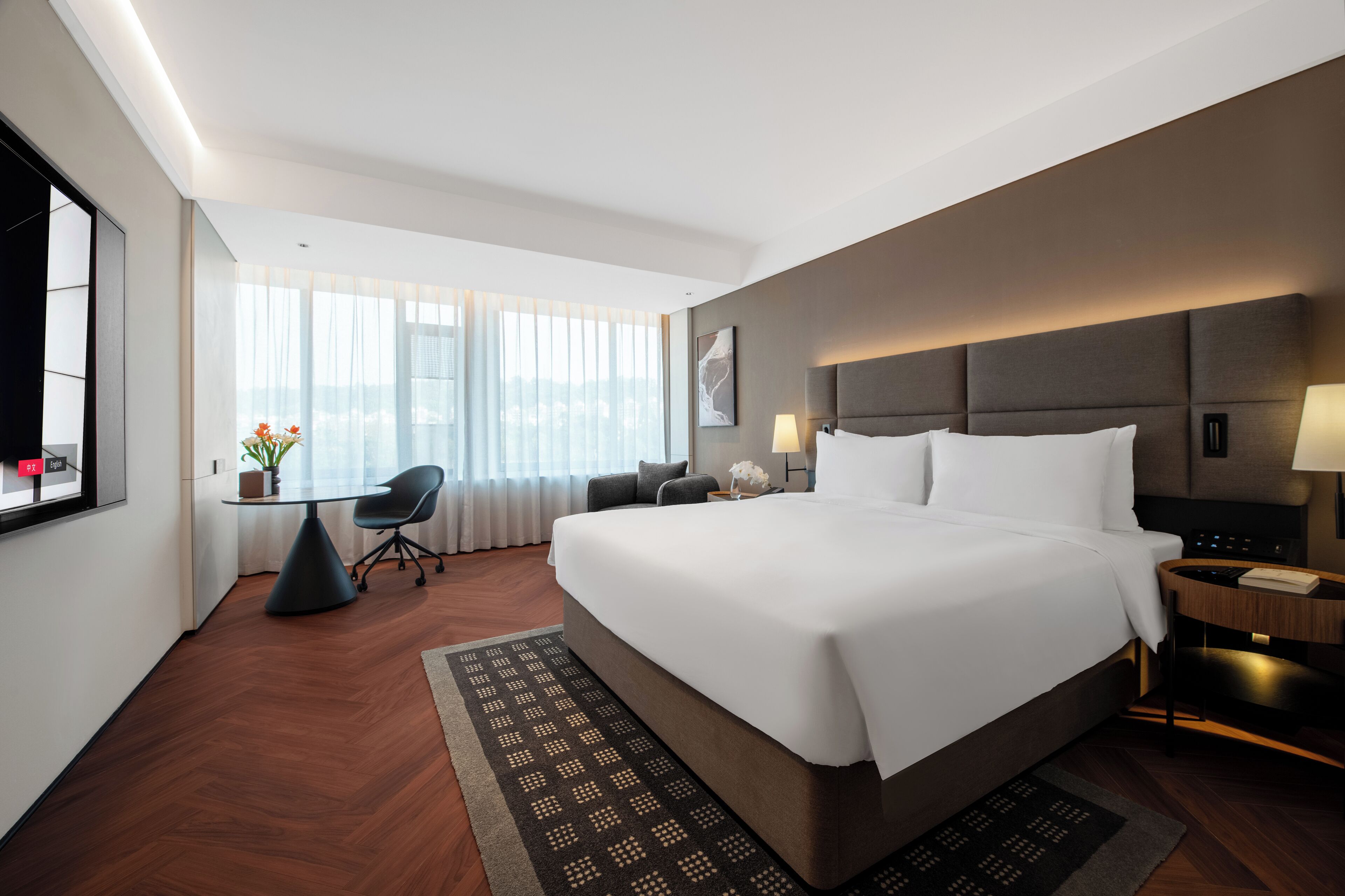 Cubrecamas, colchones con pillow-top y minibar con artículos gratuitos 