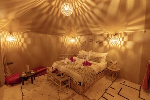 Luxury Single Room, Desert view