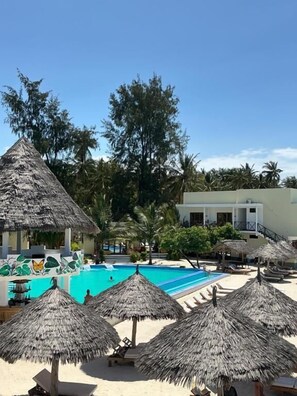2 outdoor pools - Amour Beach Villas (Zanzibar)