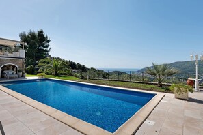 Pool - Villa Antonia Exclusive Apartment in Villa with Pool and Tennis Court (Andora)