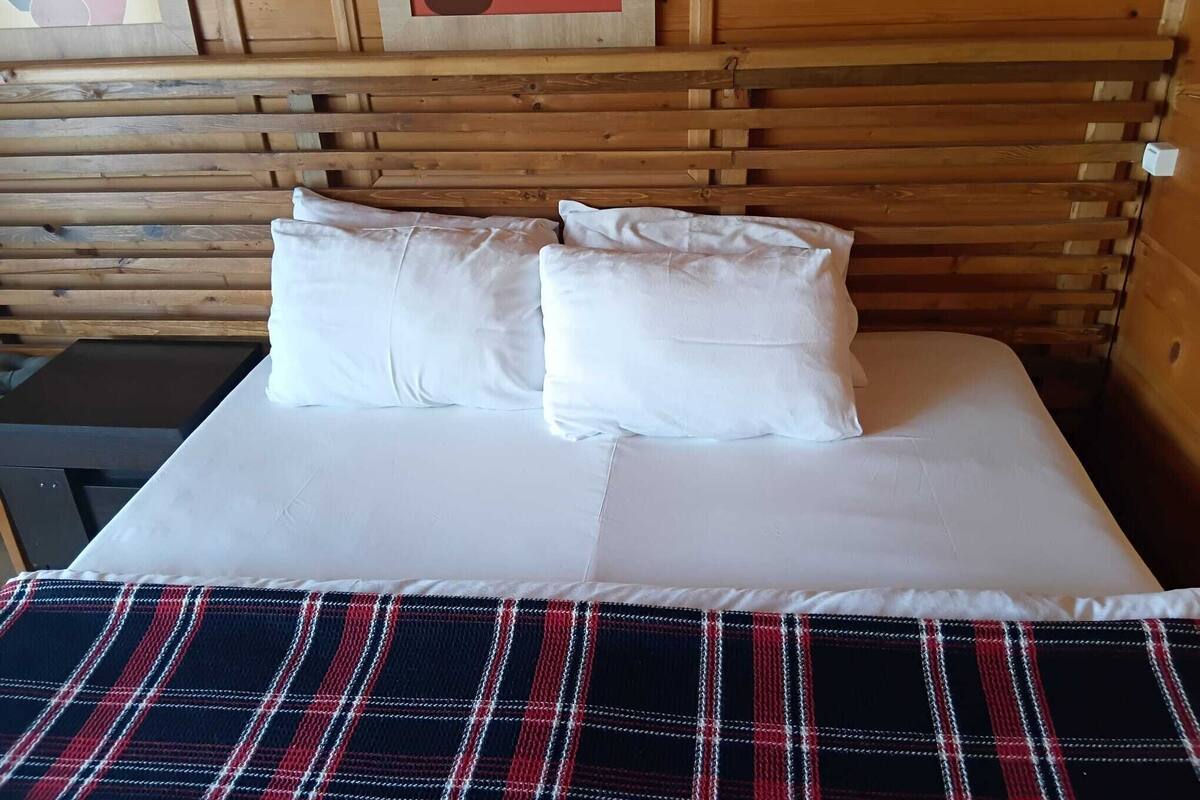 Classic Bungalow, 1 Bedroom, Balcony, Lake View | Free WiFi