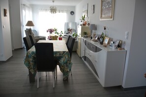 Dining - Vrbo Property (L'Île-d'Olonne)