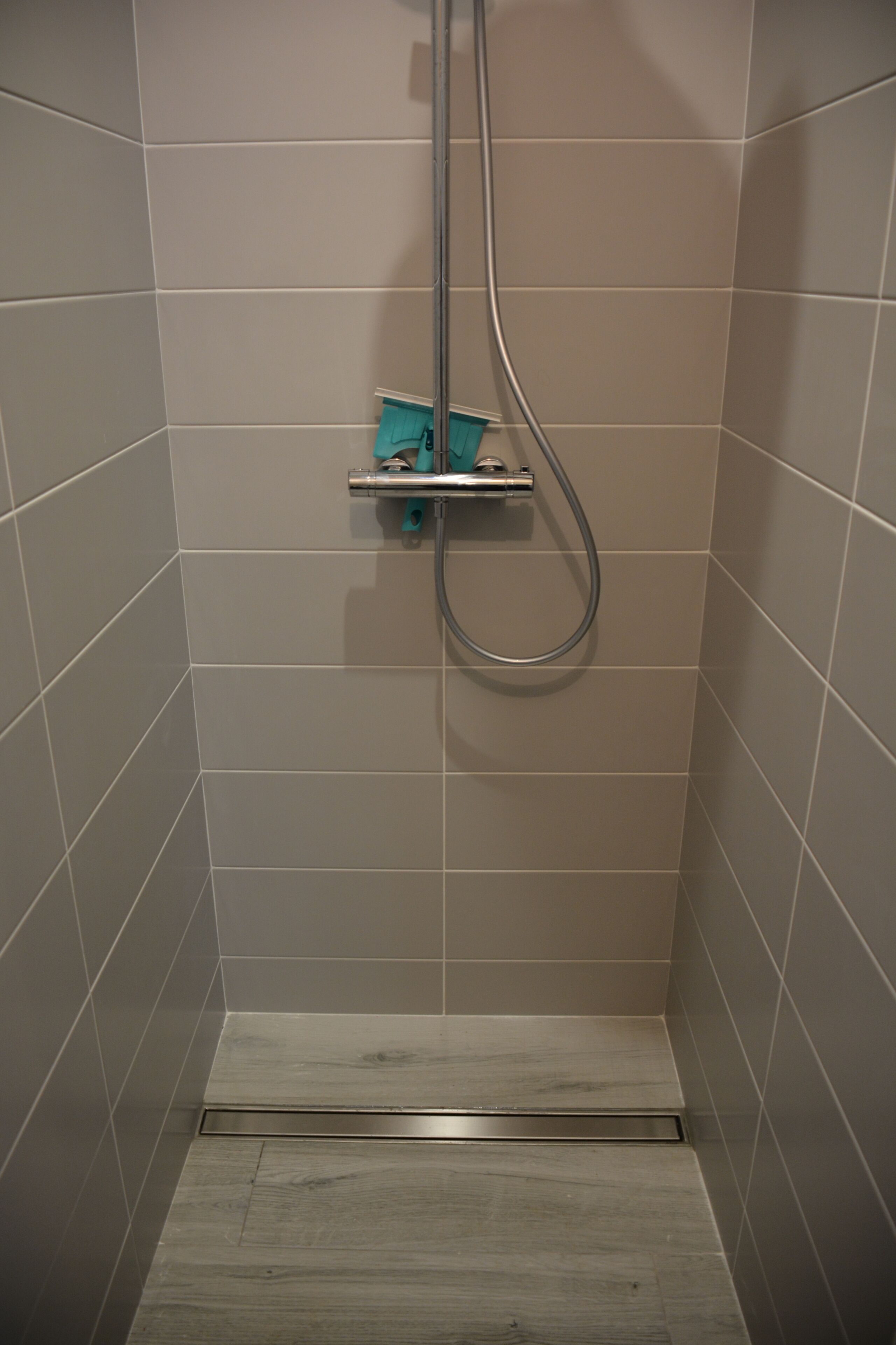 Douche, sèche-cheveux