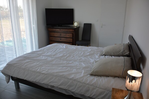 Iron/ironing board, WiFi
