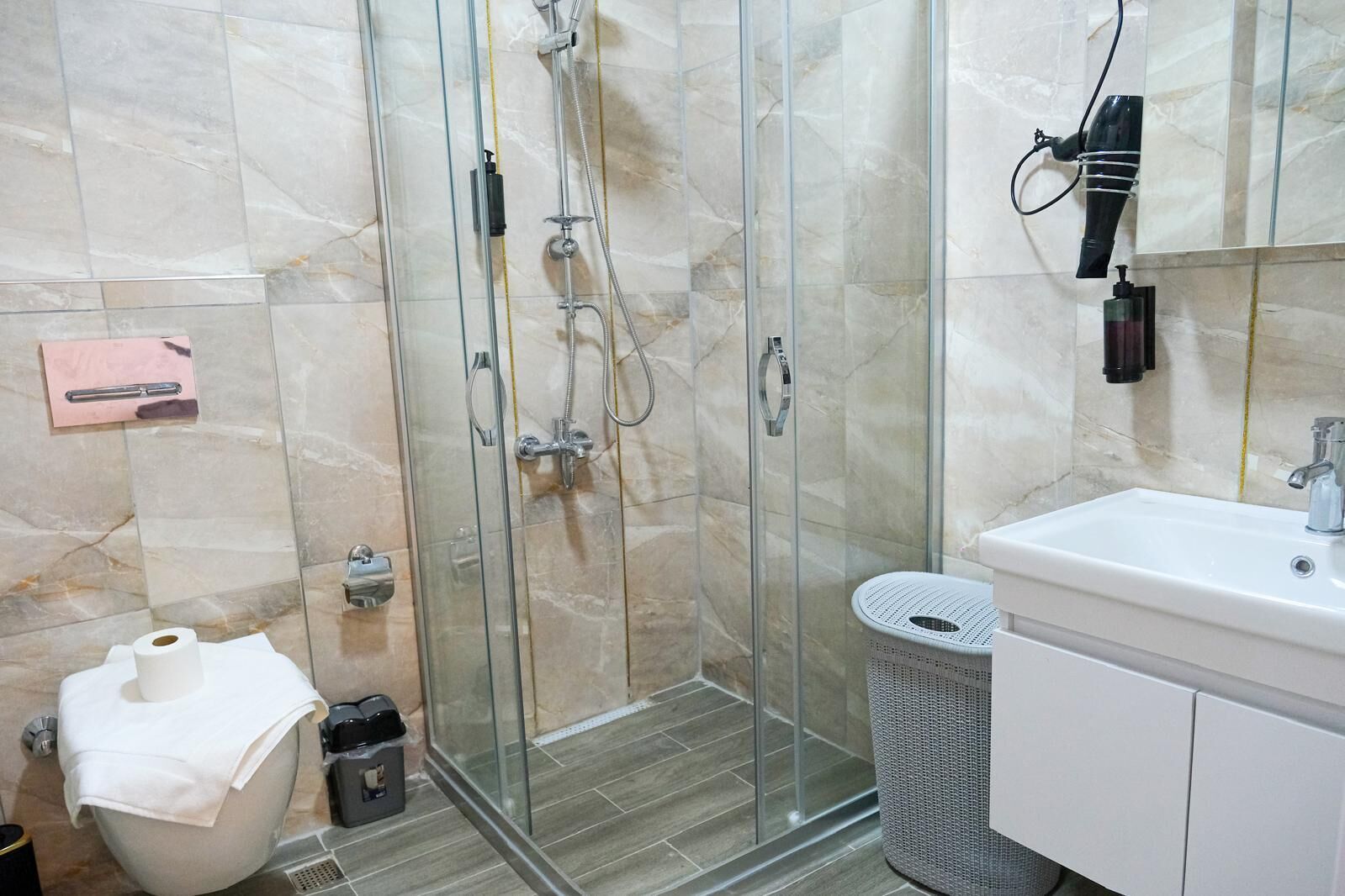 Villa | Bathroom | Shower, hair dryer, towels, soap
