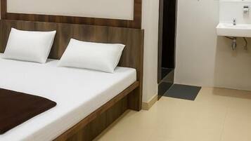 Economy Double Room | Peti besi dalam bilik, Wi-fi percuma