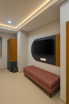 Premium Double Room, Balcony | Interior