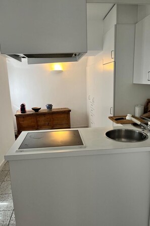 Fridge, oven, dishwasher, cookware/dishes/utensils - Casa Kyburz by Interhome (Piazzogna)