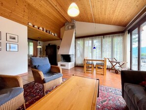 TV, fireplace - Casa Poggio Verde by Interhome (Magadino)