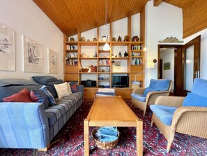 TV, fireplace - Casa Poggio Verde by Interhome (Magadino)