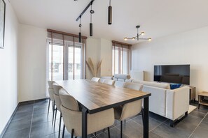 Dining - 2 bedroom accommodation in Oostduinkerke (Oostduinkerke)
