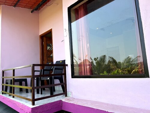 Serene 2-bedroom building in charming Gokarna perfect for getaway