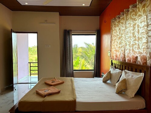 Serene 2-bedroom building in charming Gokarna perfect for getaway