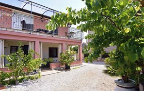Terrace/patio - Comfy accommodation in Umag (Umag)