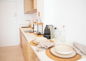 Fridge, oven, stovetop, coffee/tea maker - Luxury Beachfront Studio - Panoramic sea view - Direct beach access - Corsica (Olmeto)