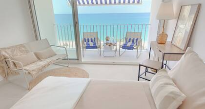 Luxury Beachfront Studio - Panoramic sea view - Direct beach access - Corsica