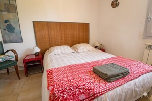 Internet, bed sheets - Gîte avec piscine privée situé à Uzès (Uzès)