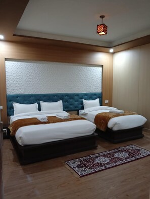 Basic Triple Room | Free WiFi - Hotel Shree Jee Inn (Badrinath)