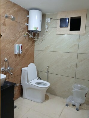 Phòng đôi Deluxe, ban công | Phòng tắm