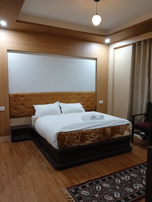 Habitació doble Deluxe, balcó | Wifi gratuïta 