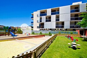 Children’s area - UHC PARADISE VILLAGE SUPERIOR: 4-Person Apartment Near PortAventura (Salou)
