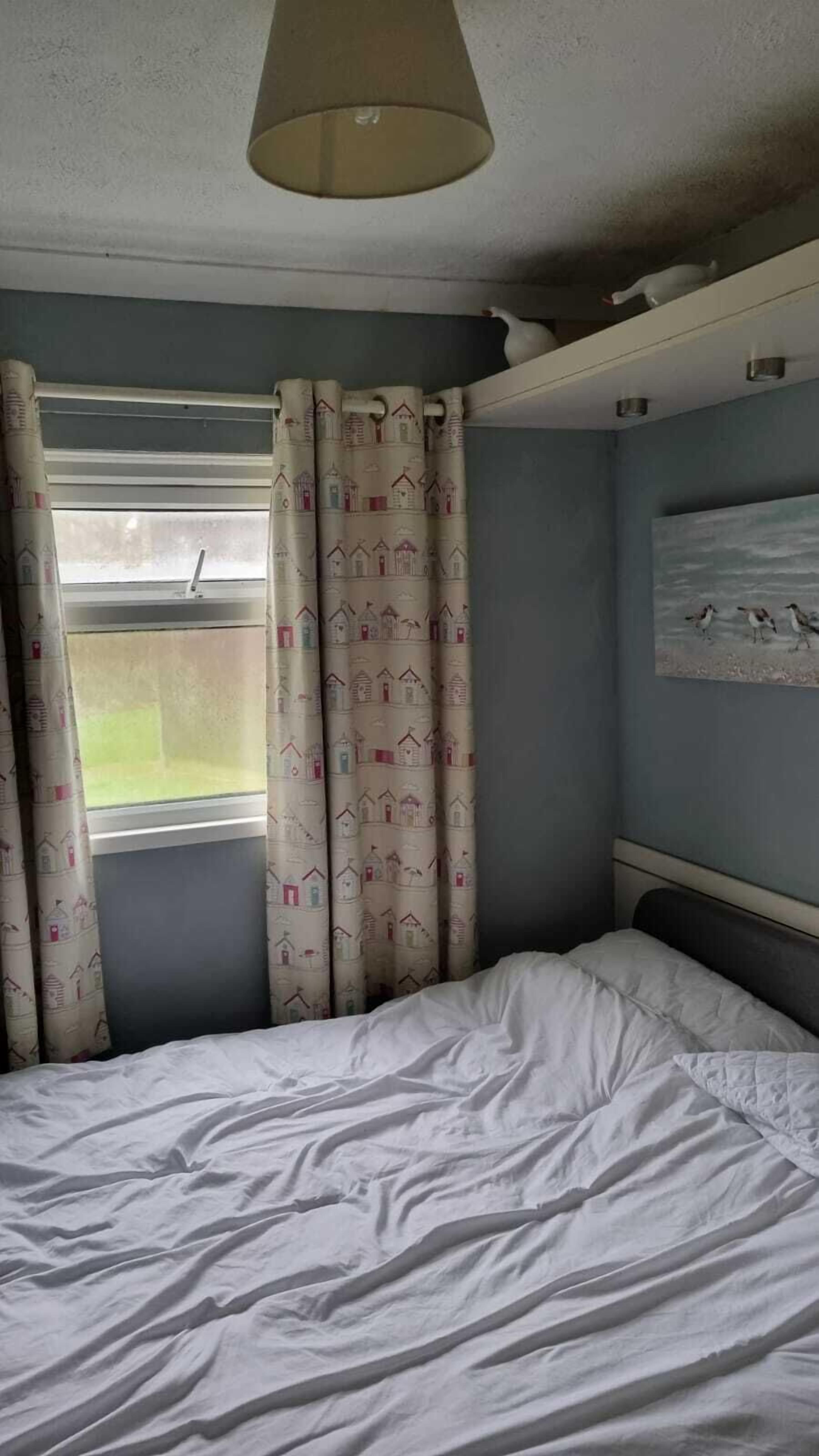 2 bedrooms, iron/ironing board