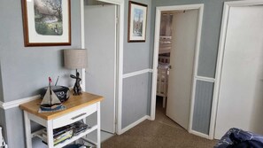 2 bedrooms, iron/ironing board - Well equipped chalet on quiet site with Club House and heated pool (in season). (Stalham)