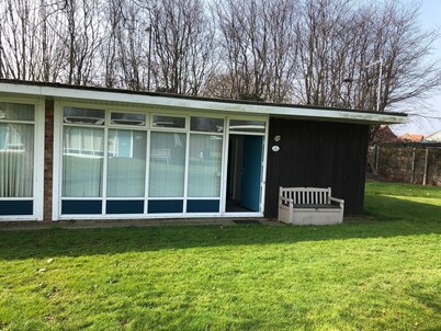 Well equipped chalet on quiet site with Club House and heated pool (in season).