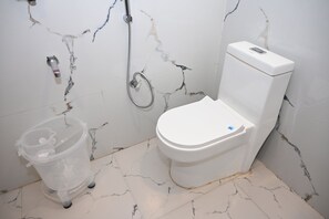 Bathroom - Hotel Golden Bliss (Lucknow)