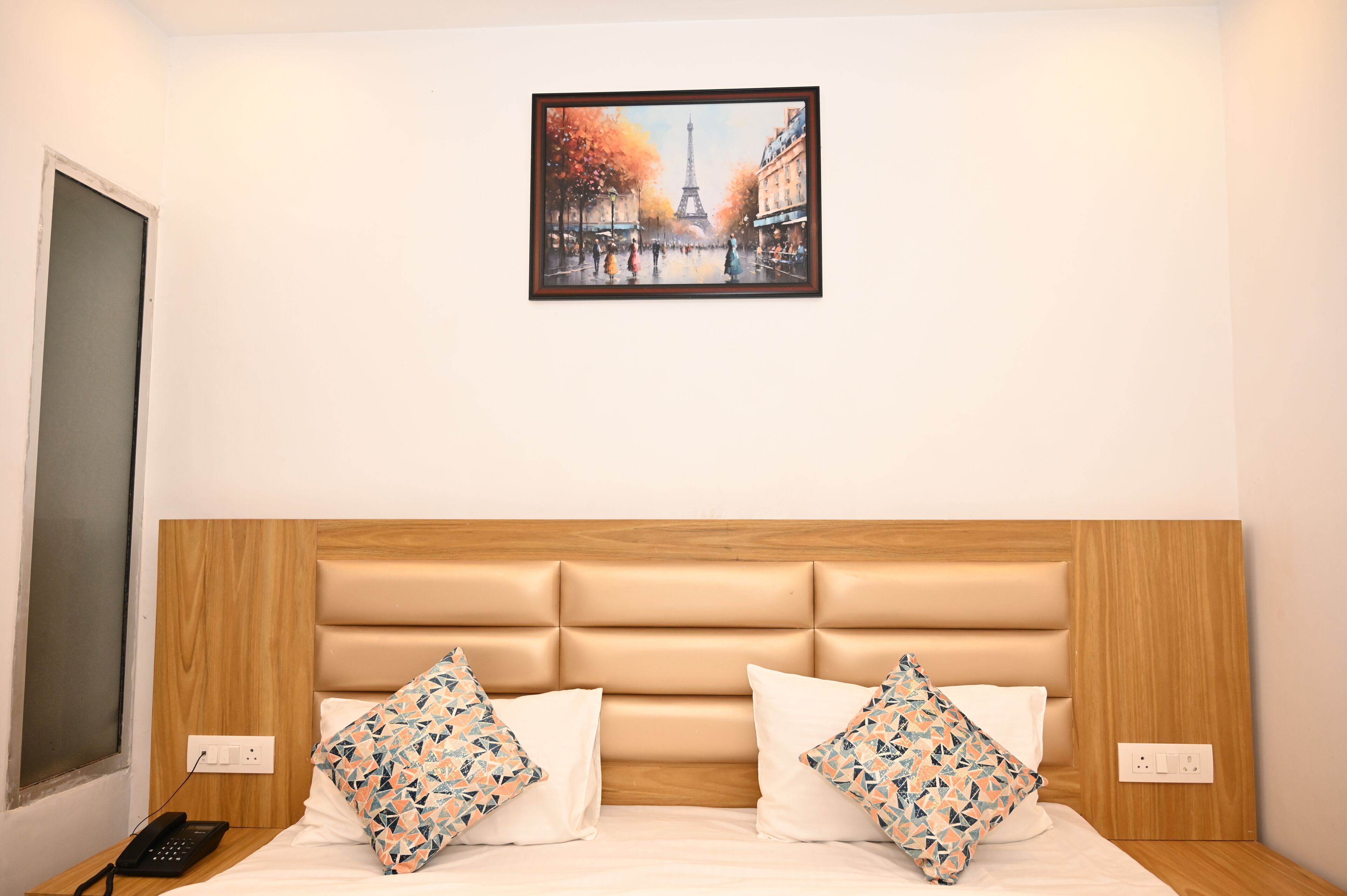 Deluxe Double Room | Iron/ironing board, free WiFi