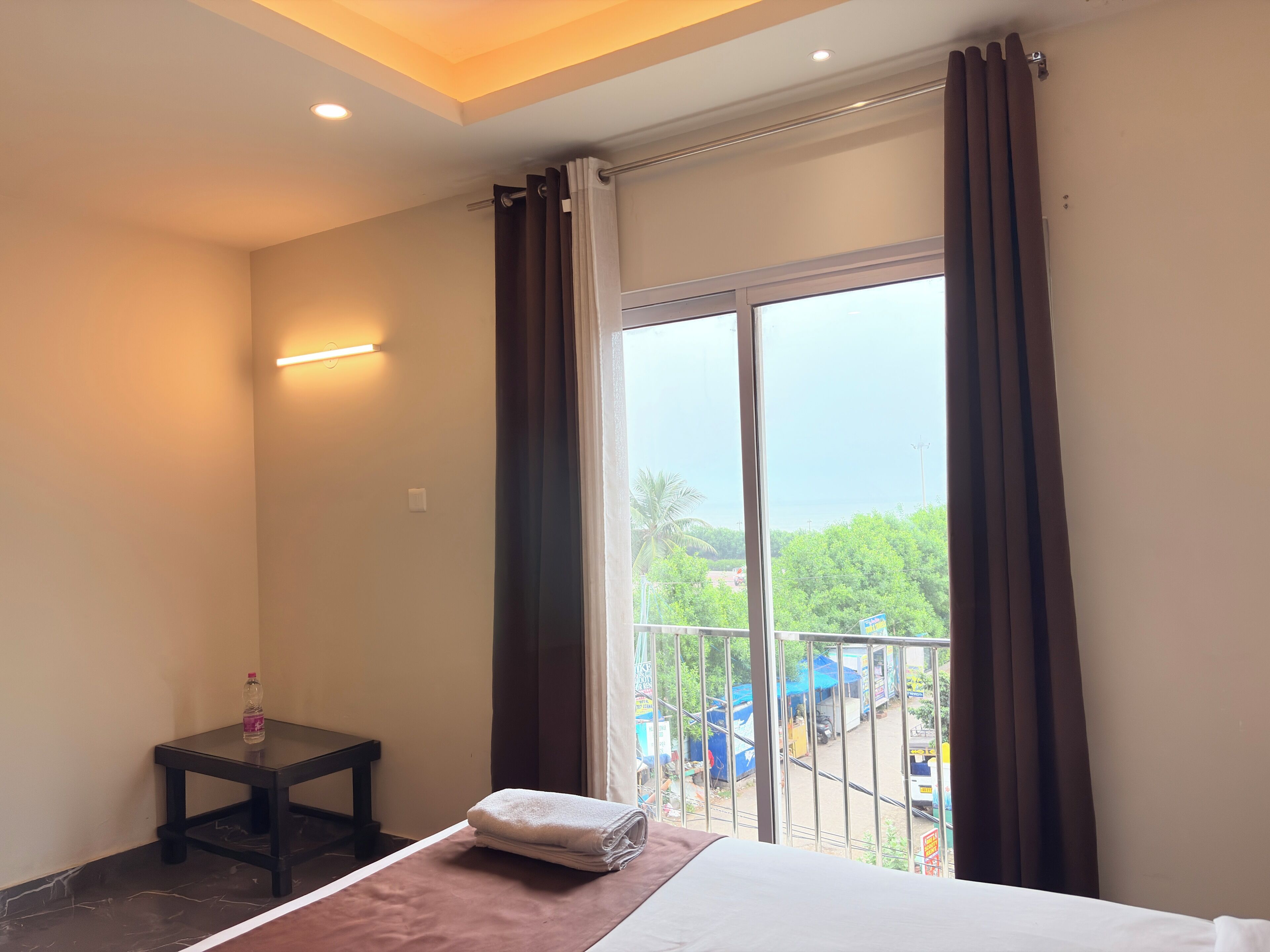 Premium Room, Park View | Desk, free WiFi