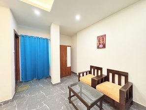Executive Double Room | Desk, free WiFi - SEMAYRA near light house (Puri)