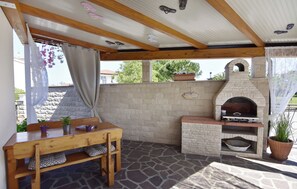 Outdoor dining - Modern studio with terrace (Umag)