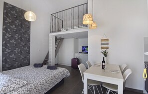 Internet, bed sheets - Modern studio with terrace (Umag)