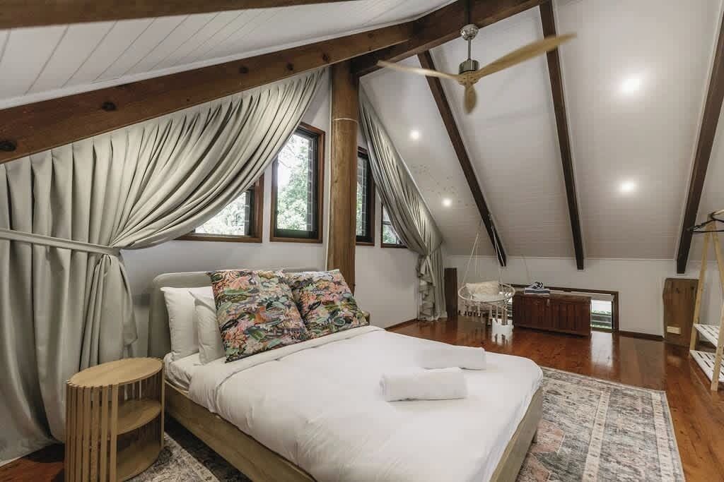 Iron/ironing board, travel cot, WiFi, bed sheets