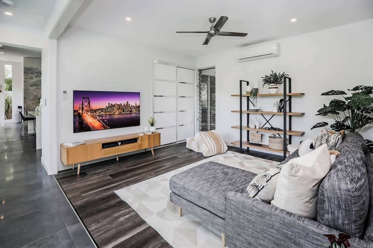 TV