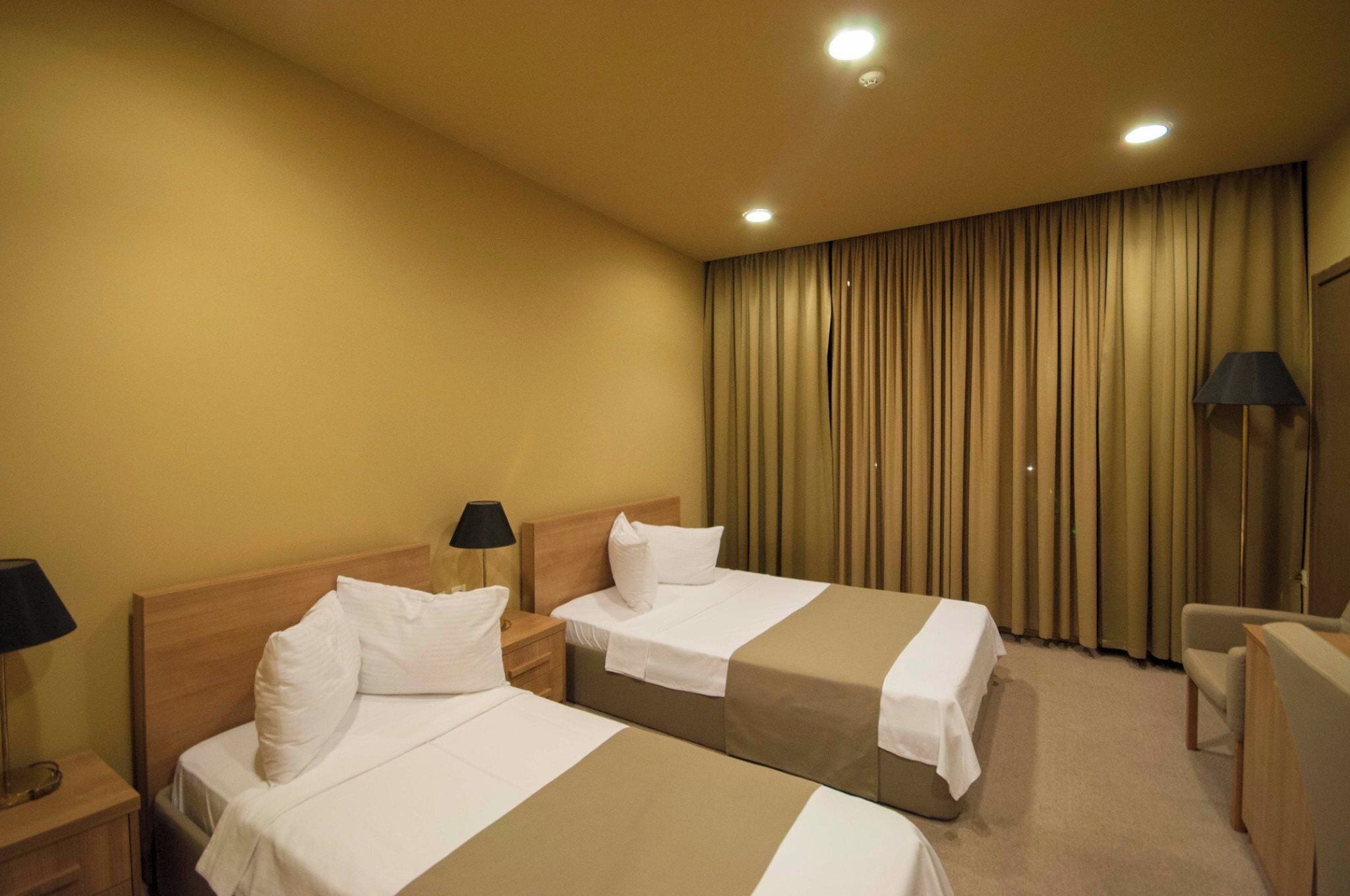 Twin Room, Balcony | Desk, free WiFi