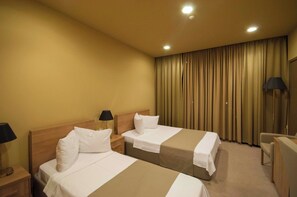 ห้องทวิน, ระเบียง | โต๊ะทำงาน, Wi-Fi ฟรี