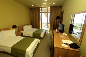 ห้องทวิน, ระเบียง | โต๊ะทำงาน, Wi-Fi ฟรี