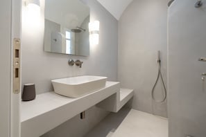Villa, 4 Bedrooms | Bathroom - Aethelia Villa Sifnos (Sifnos)